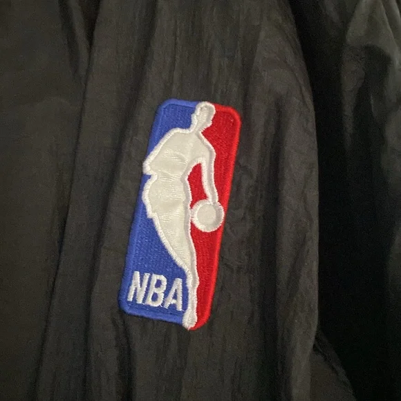 Official Chicago Bulls sport set. - Picture 4 of 4